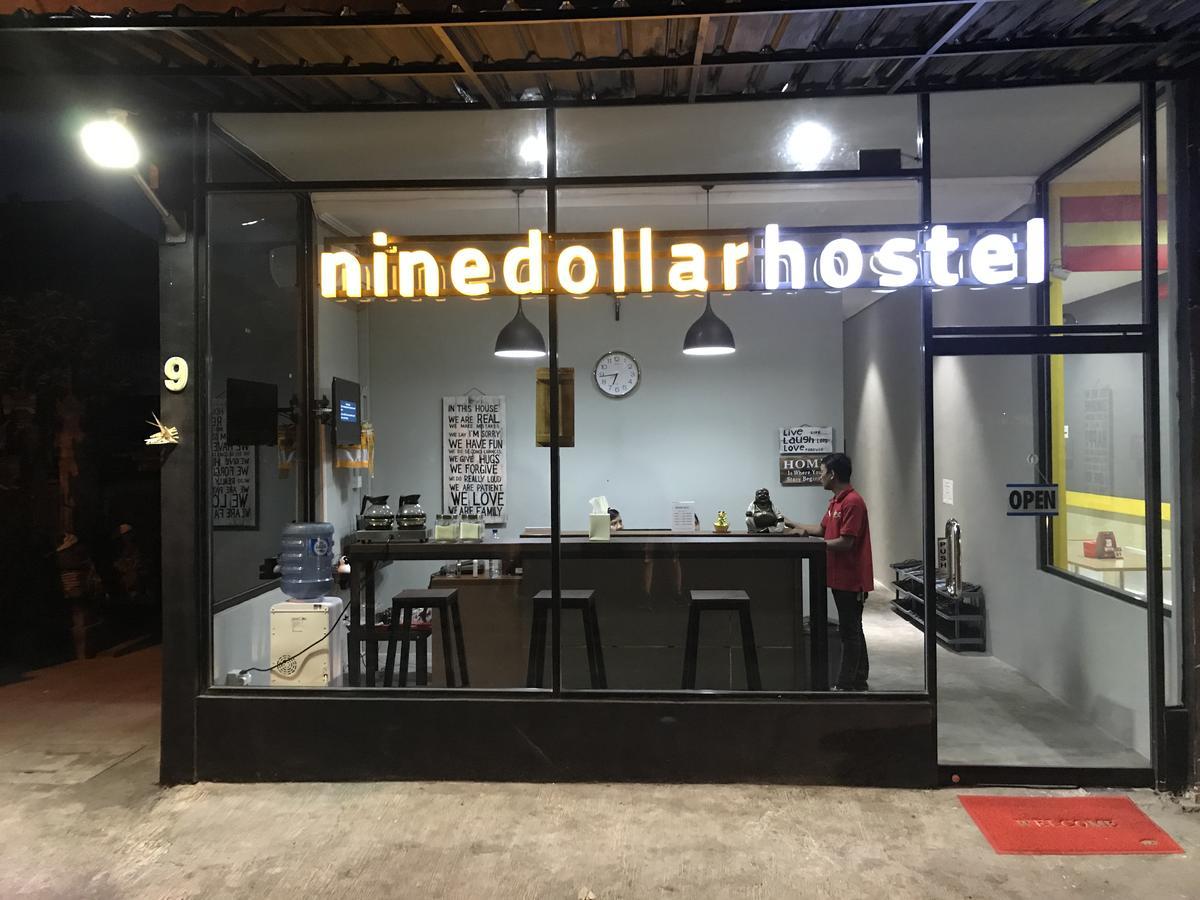 Nine Dollar Hostel Legian (Bali) Exterior photo