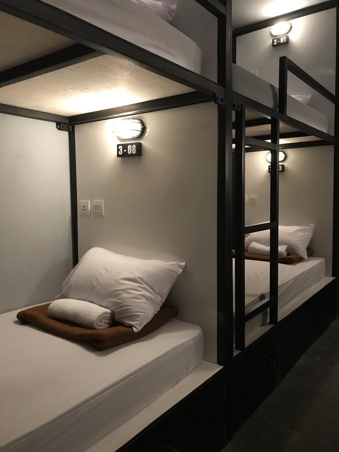 Nine Dollar Hostel Legian (Bali) Exterior photo