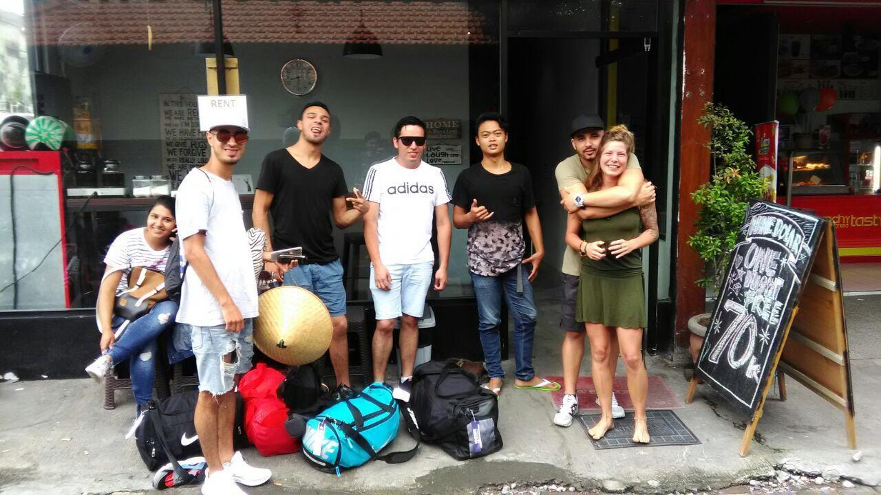 Nine Dollar Hostel Legian (Bali) Exterior photo